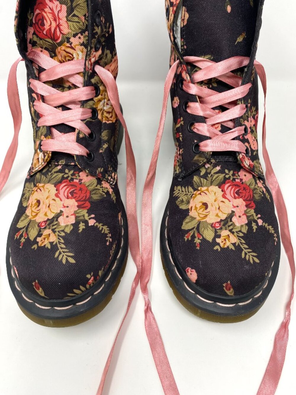 Dr. Martens Floral Lace-Up Boot in Victorian Rose 8 - Picture 4 of 12